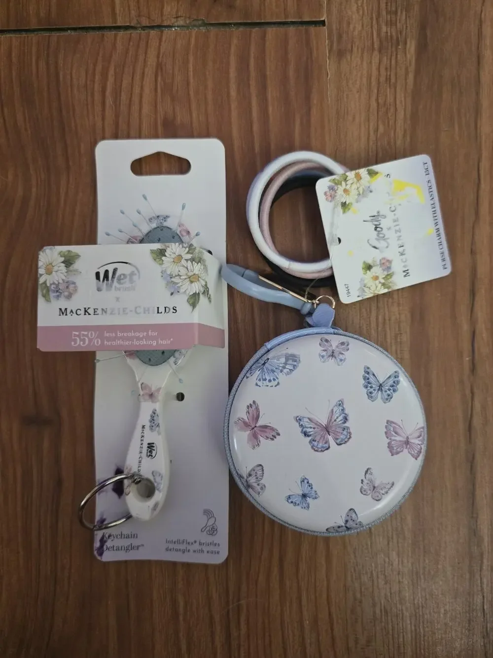MacKenzie Childs X Wet Brush Keychain Detangler And Purse Charm With Hair Ties